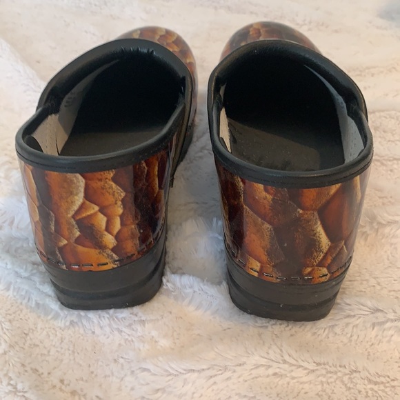Dansko snakeskin patent size 41 - Picture 5 of 6